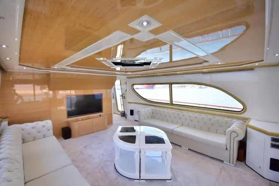 YACHT PASİFİC